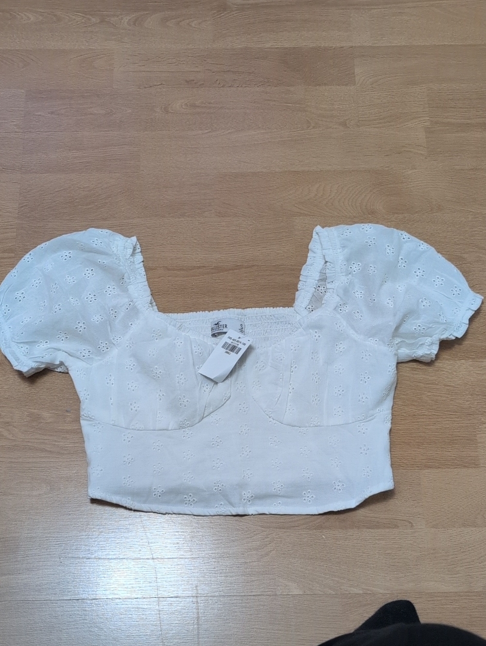 Hollister White Eyelet Puff-Sleeve Crop Top